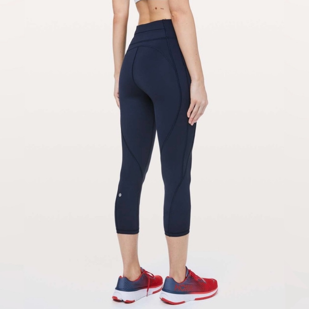 Lululemon Time to Sweat Crop 23” in Navy
